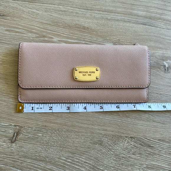Michael Kors Blush Wallet - Picture 8 of 9